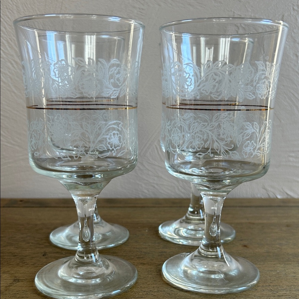 Dema 1970’s Cottage-core Silver Rose Etched Wine Glasses With Gold Rim. Set of 4